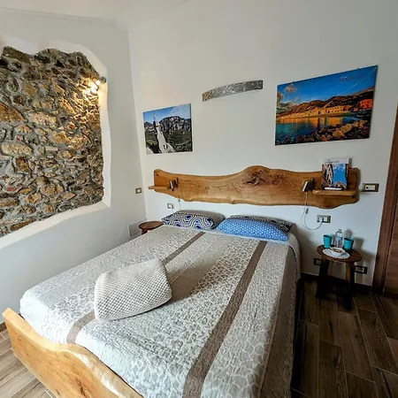 Lantgård Caruggiu Di Via Vecchia Orco Feglino