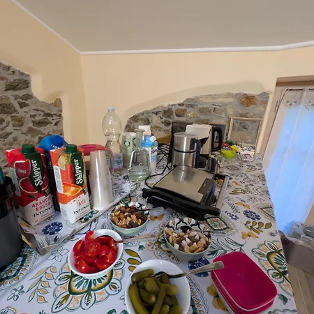 Caruggiu Di Via Vecchia Farma Orco Feglino